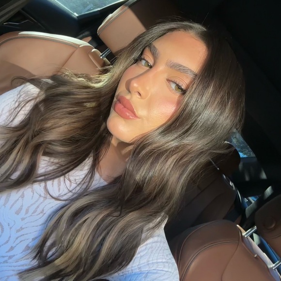 Meet your Posher, Brittni - Picture 2 of 2